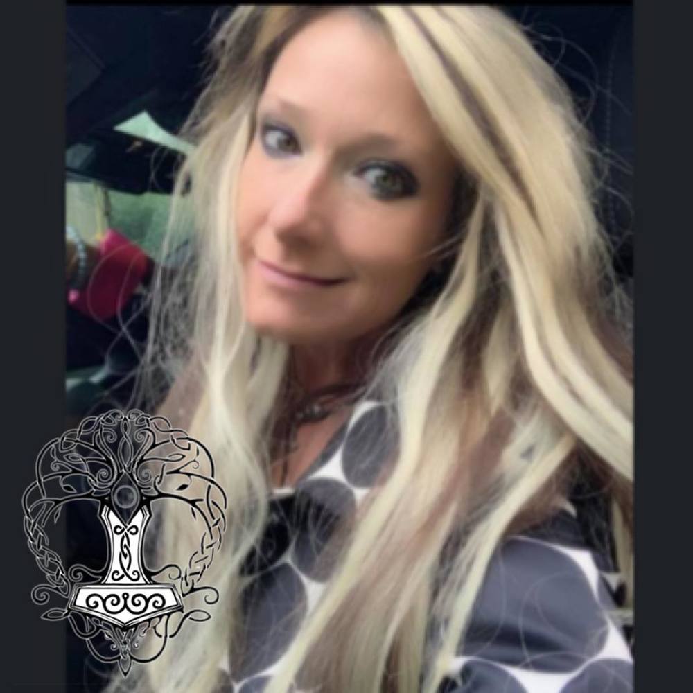 Meet your Posher, Tiffany